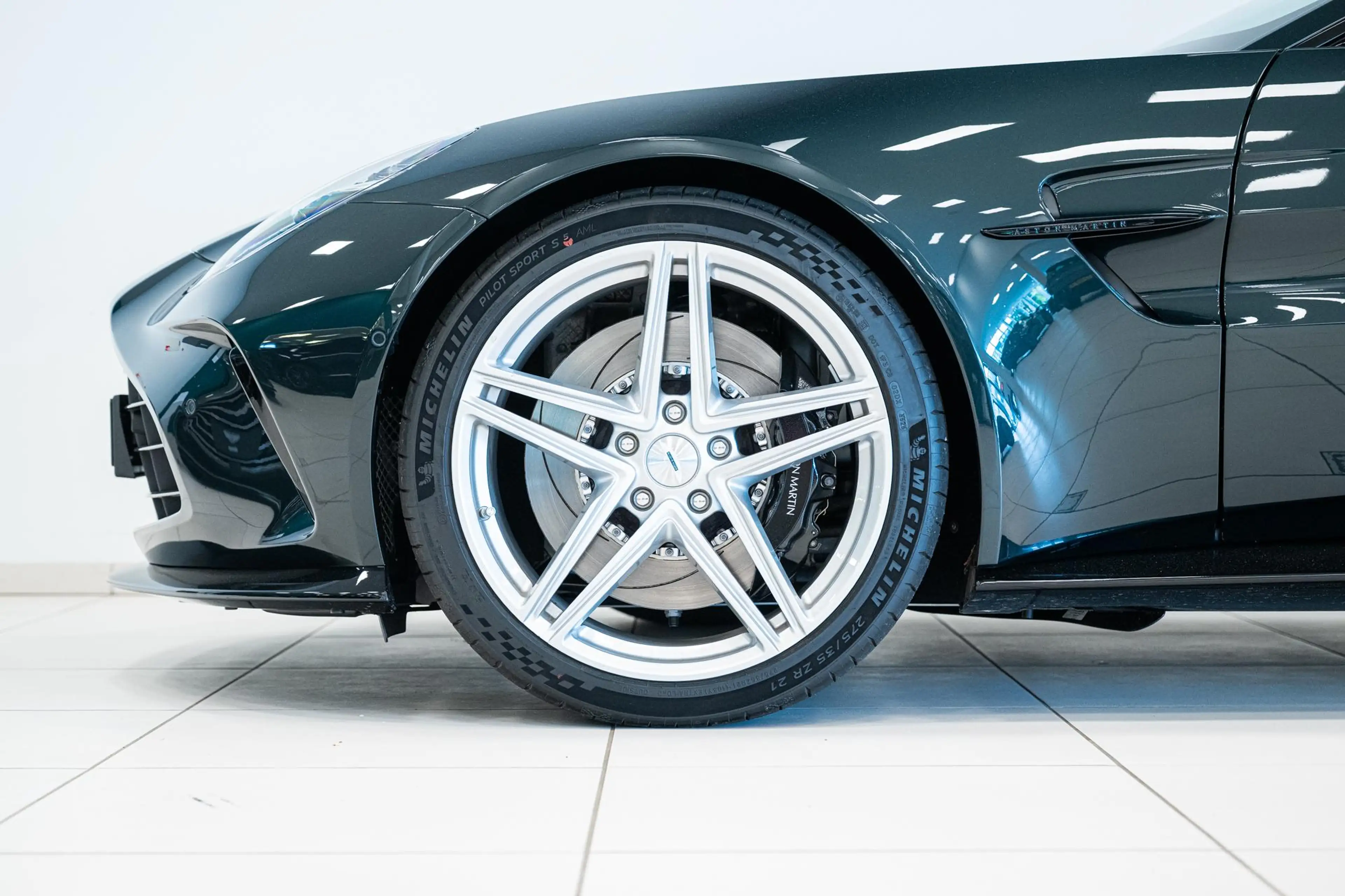 Aston Martin Vantage Coupe NEW 26MY Incl. BPM — photo 10