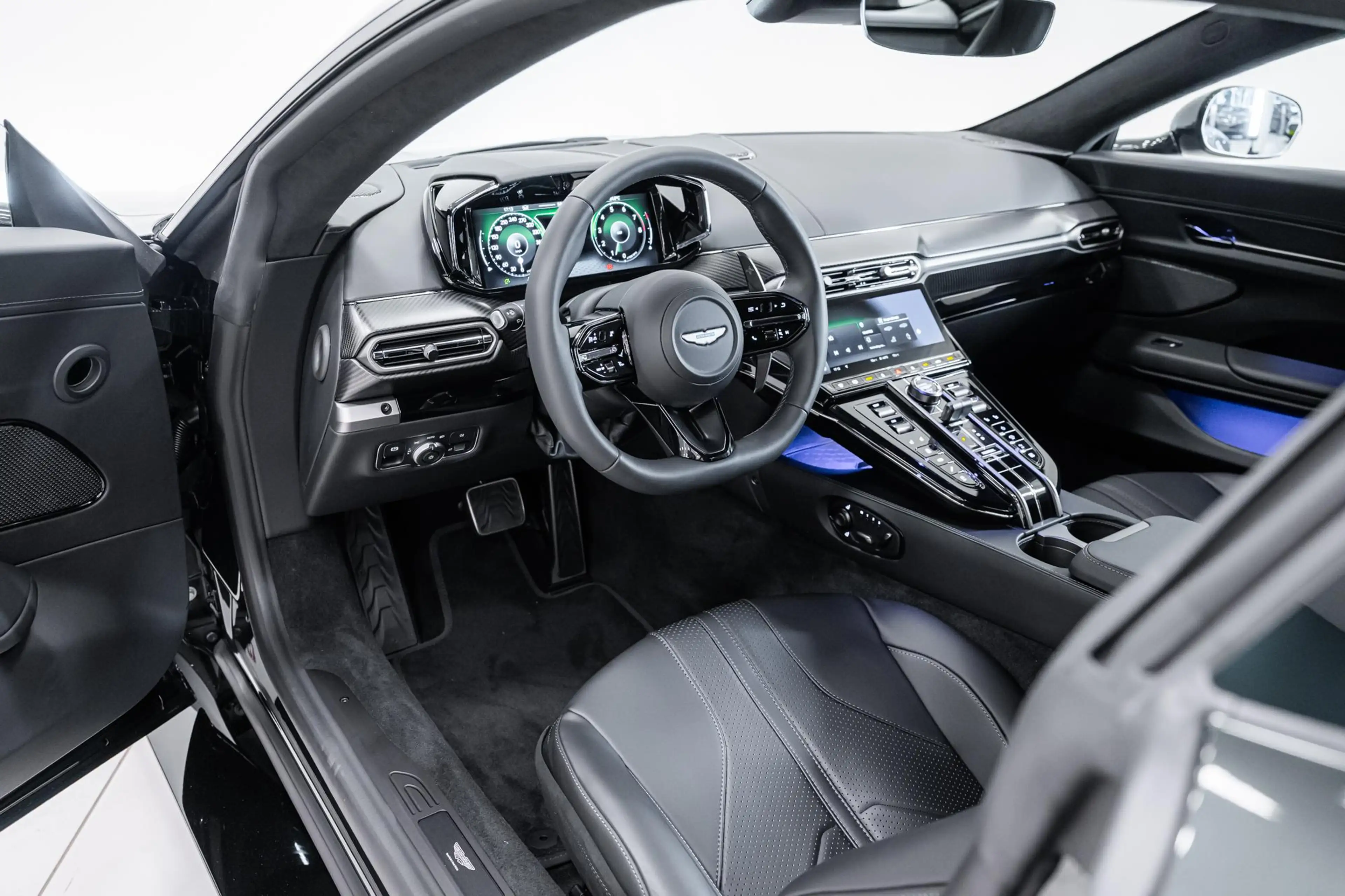 Aston Martin Vantage Coupe NEW 26MY Incl. BPM — photo 4