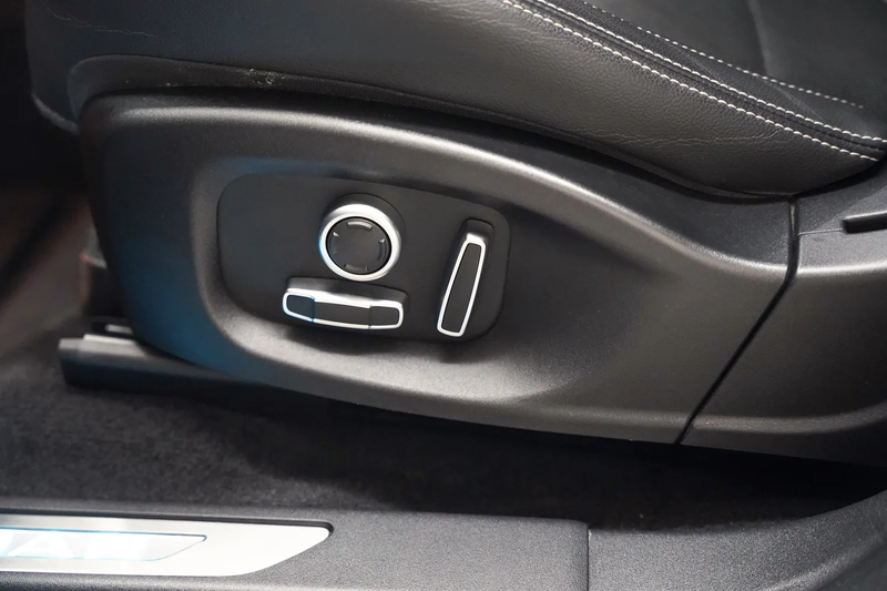 Jaguar E-Pace P300e PHEV 1.5 R-Dynamic SE [ Panorama Leder Navi — photo 14