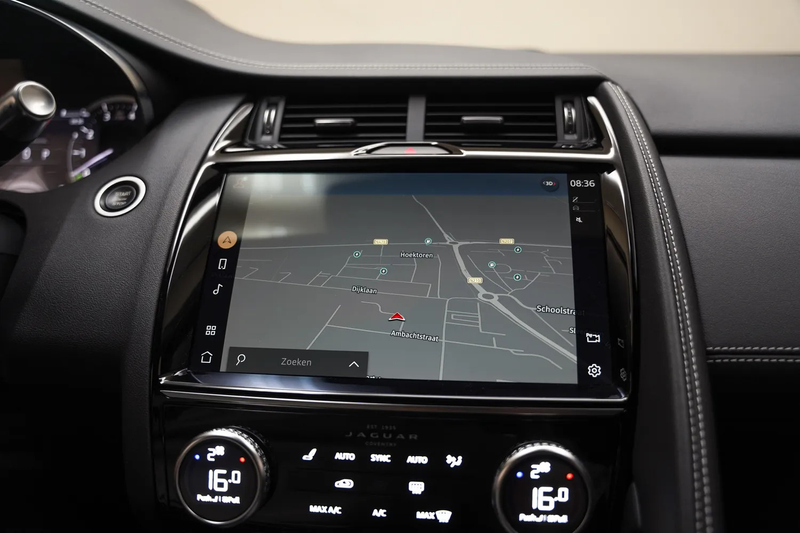 Jaguar E-Pace P300e PHEV 1.5 R-Dynamic SE [ Panorama Leder Navi — photo 8