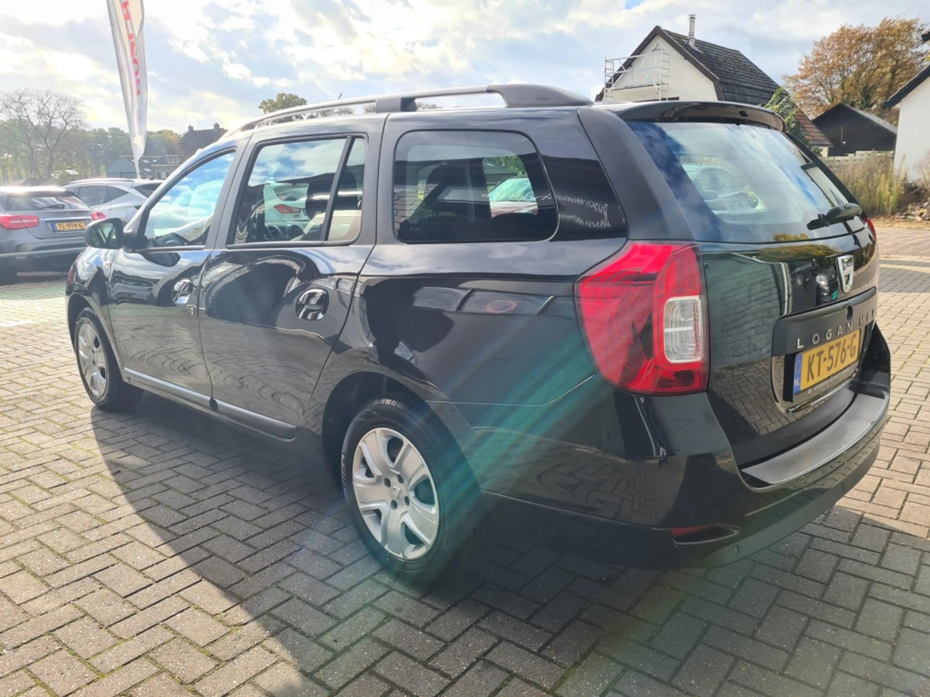 Dacia Logan MCV 0.9 TCe Laureate — photo 7