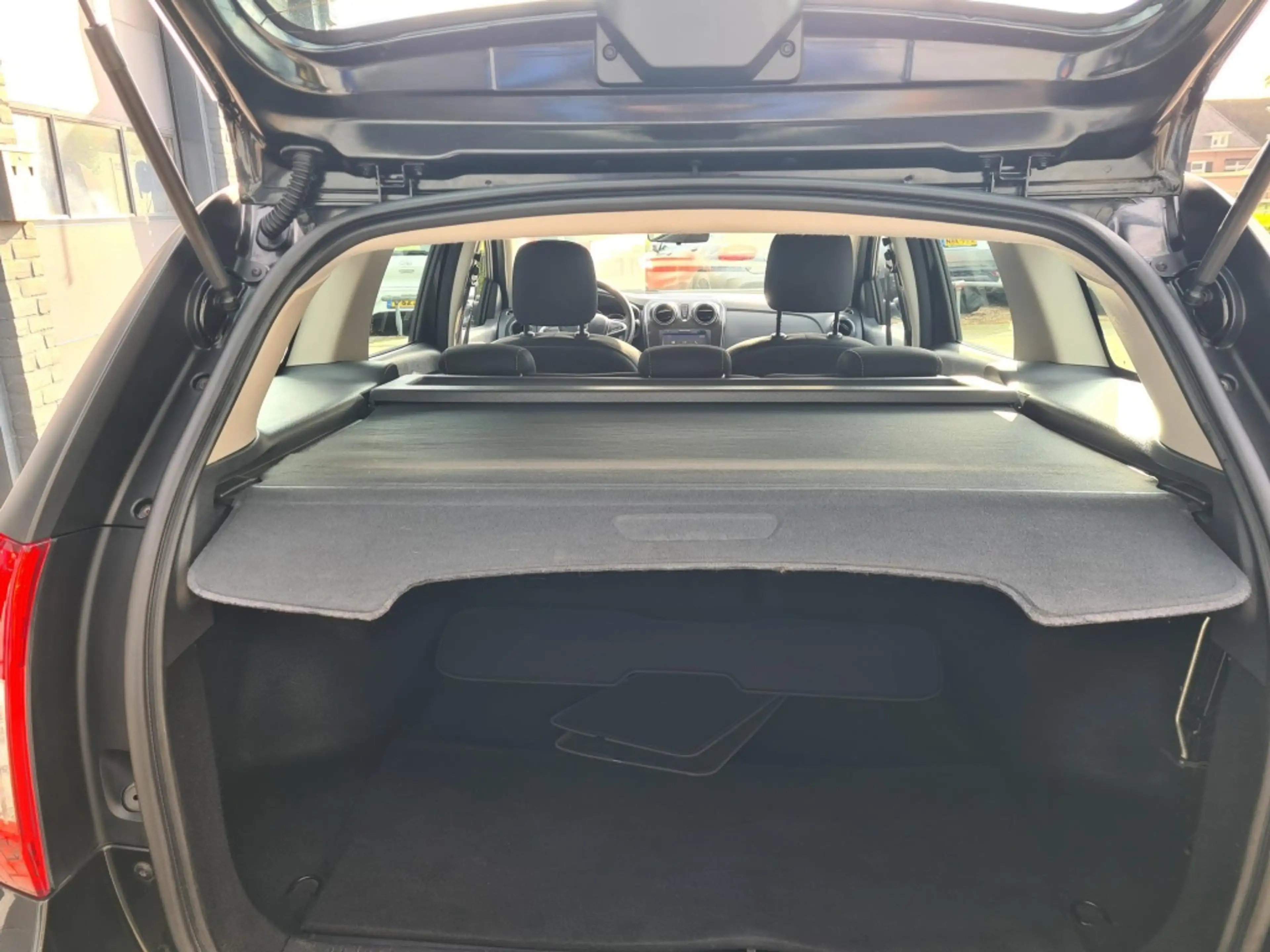 Dacia Logan MCV 0.9 TCe Laureate — photo 13