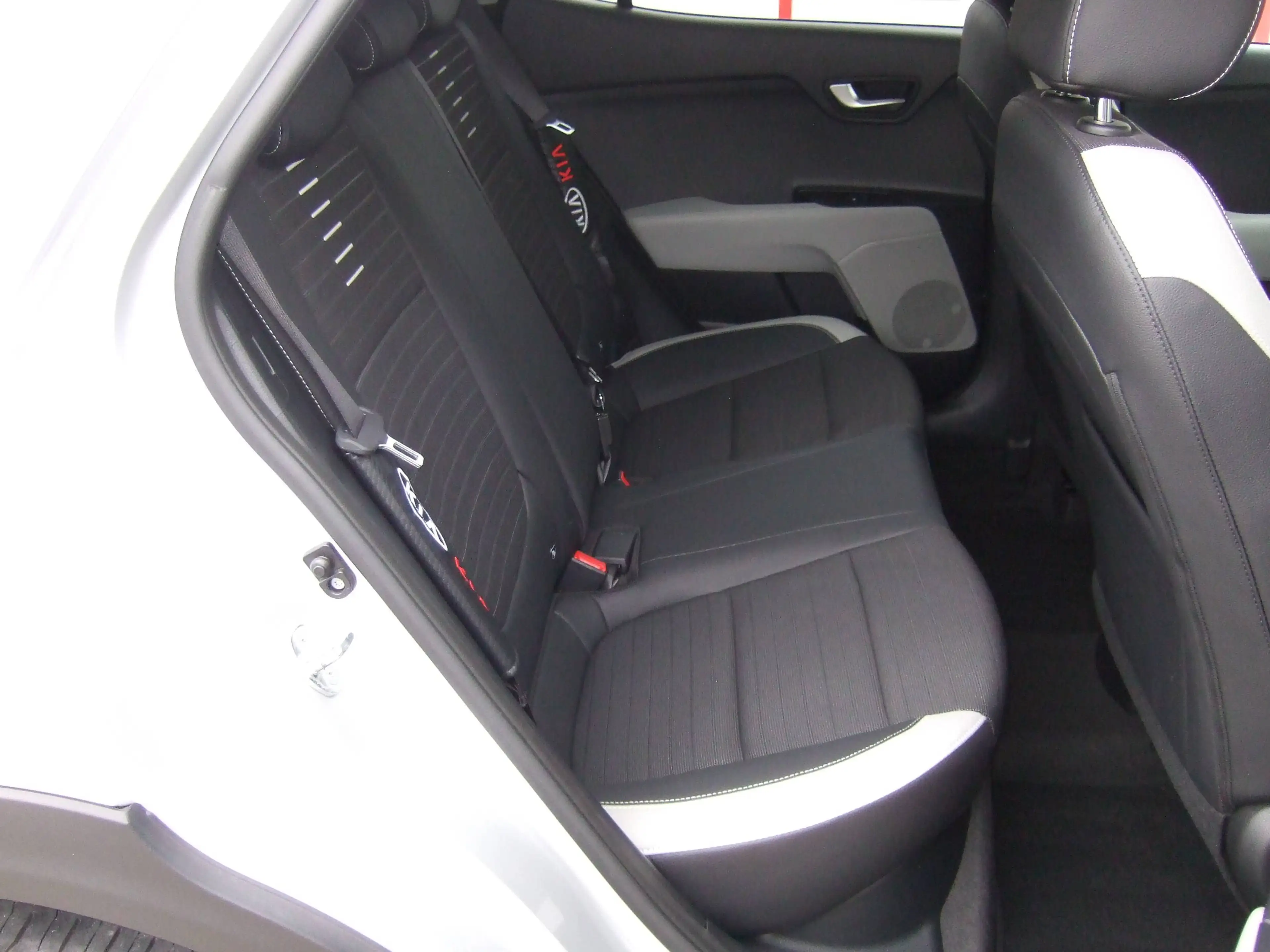 Kia Stonic Spirit Klima RFK Sitzheizung DAB Android-Auto — photo 10