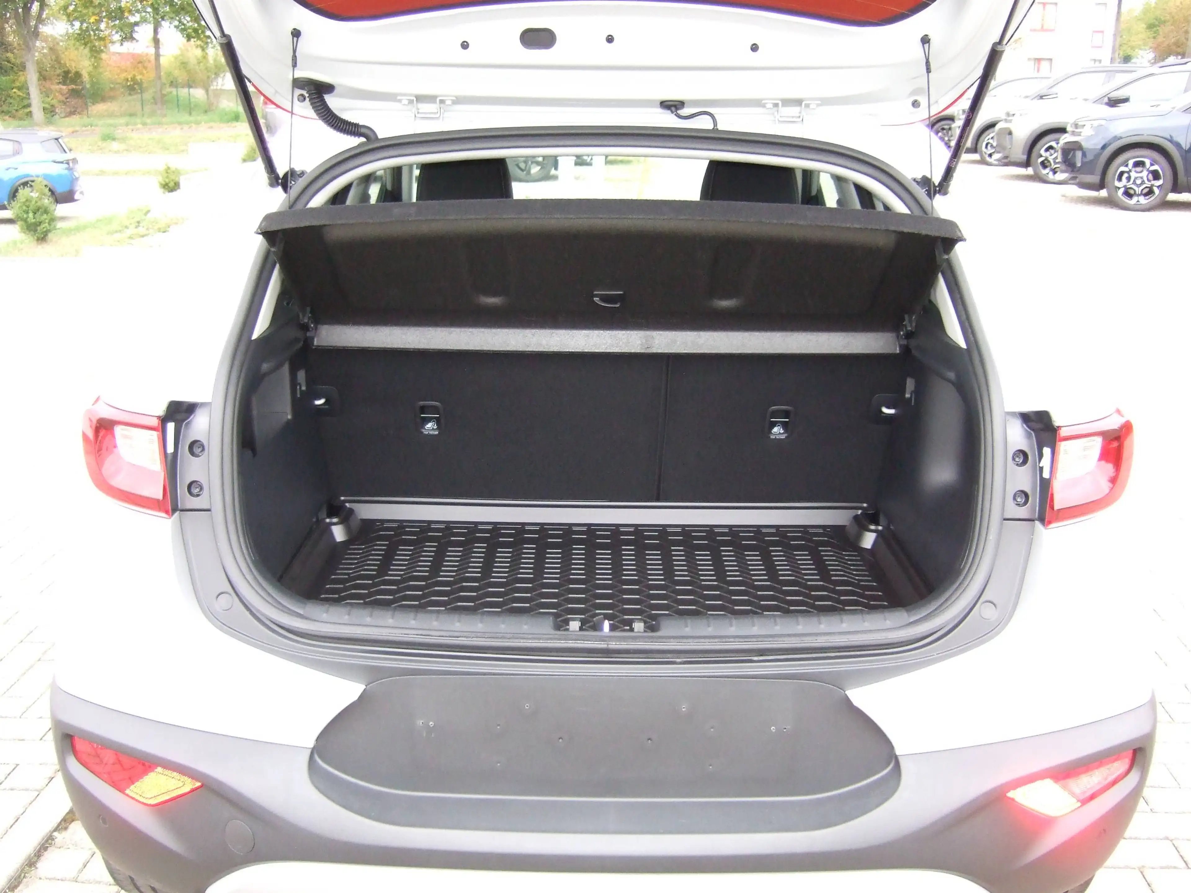 Kia Stonic Spirit Klima RFK Sitzheizung DAB Android-Auto — photo 9