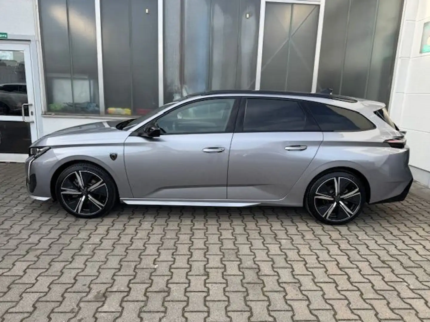 Peugeot 308 SW PureTech 130 EAT8 GT Silber - 2