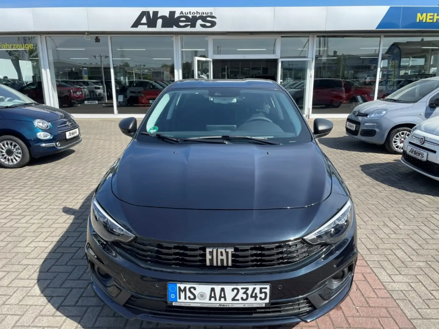 Fiat Tipo Life+AUTOMATIK+ACC+KAMERA+TOTWINKEL+8FACH+CARPLAY+ Schwarz - 2