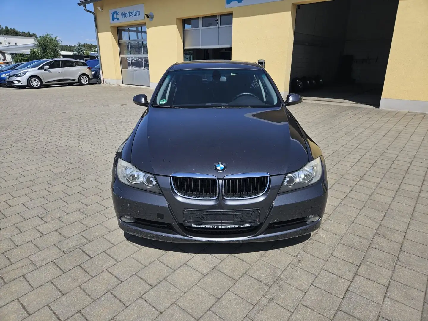BMW 320 Baureihe 3 Lim. 320d*HU/AU 02.2027 Gris - 2