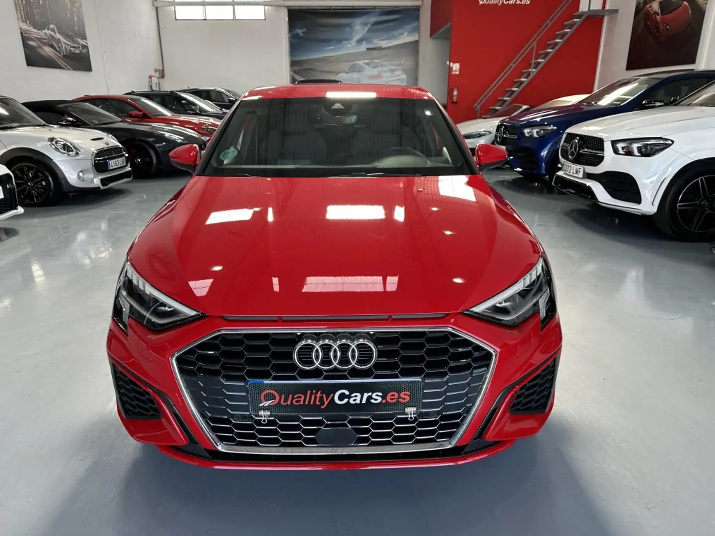 Audi A3 Sportback 30TDI S line Rojo - 2