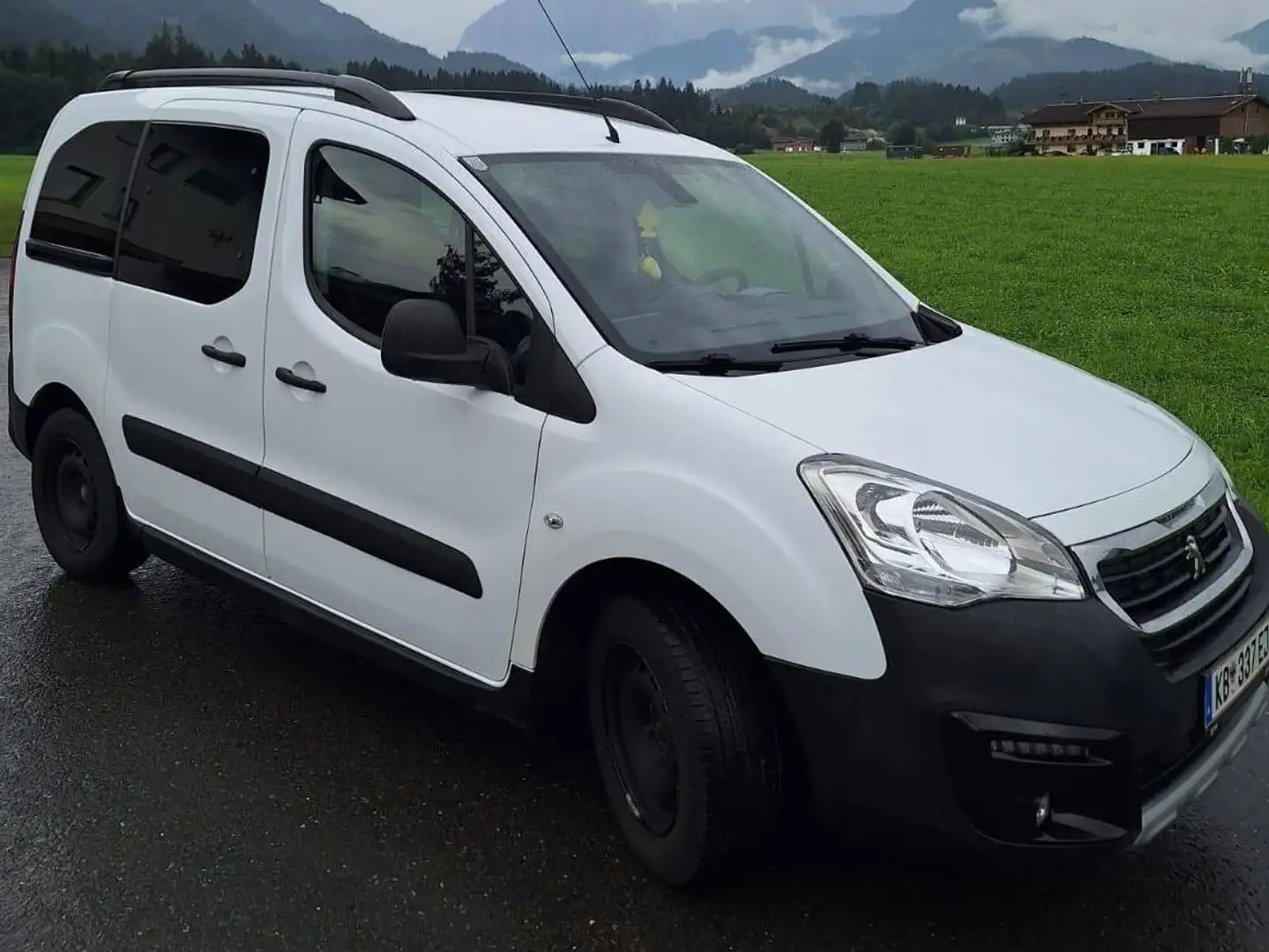 Peugeot Partner Partner Tepee Outdoor 1,6 BHDI 100 S Weiß - 1