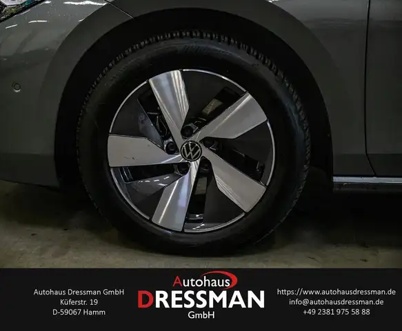 Volkswagen Passat view 7