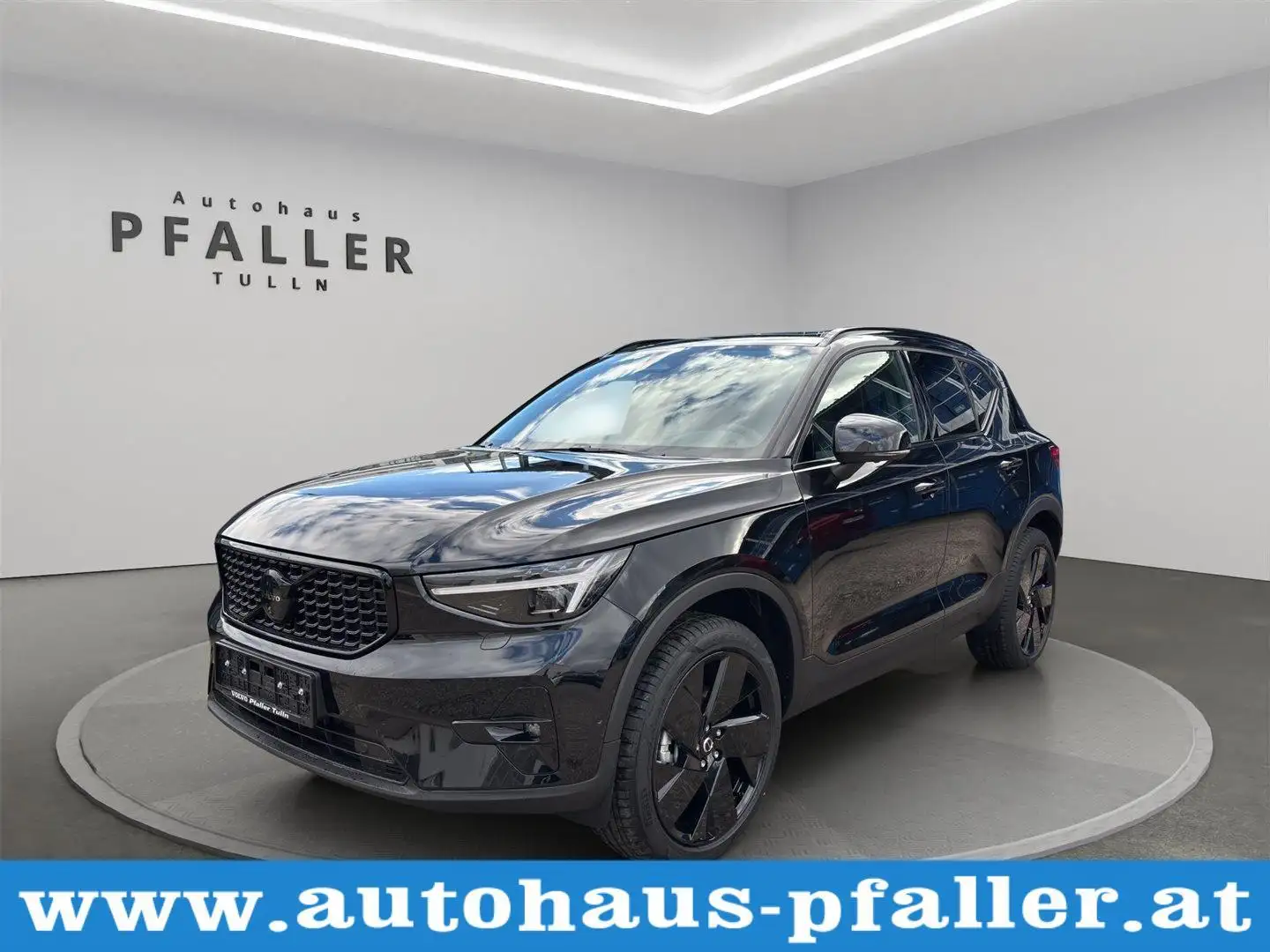Volvo XC40 B3 Ultra Black Edition 4LIFE Schwarz - 1