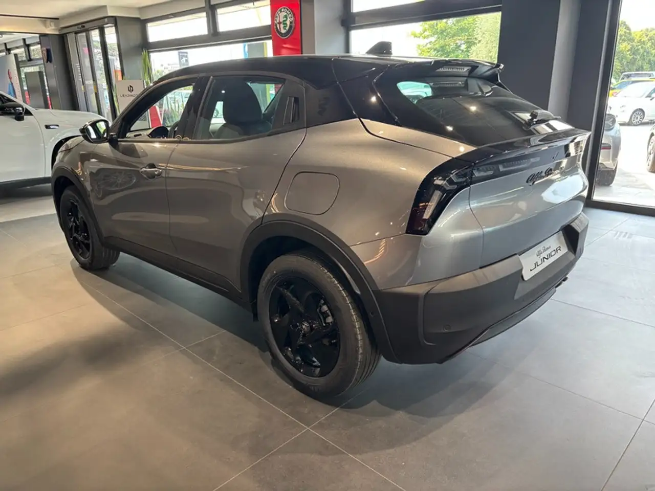 Alfa Romeo Junior 2025 — фото 10