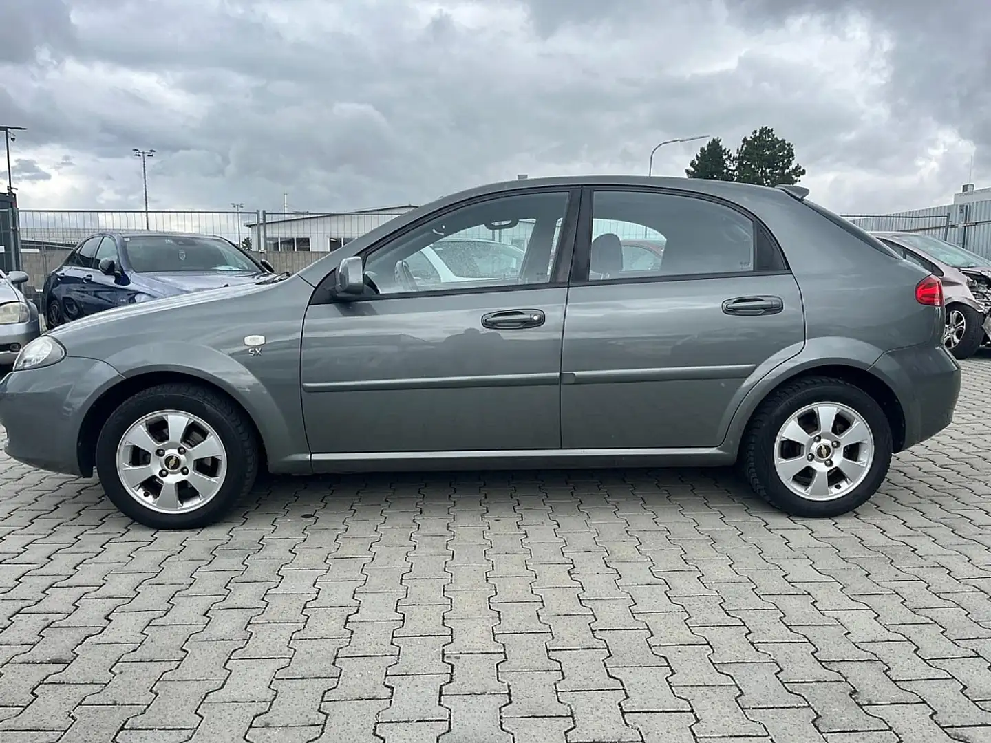 Chevrolet Lacetti 1,6 SX/ERSTBESITZ/PICKERL 09/2025/ Gris - 2