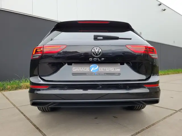 Volkswagen Golf view 4