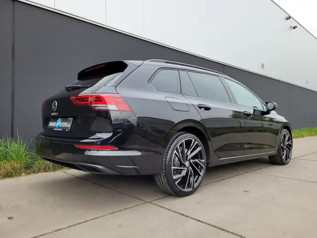 Volkswagen Golf view 3