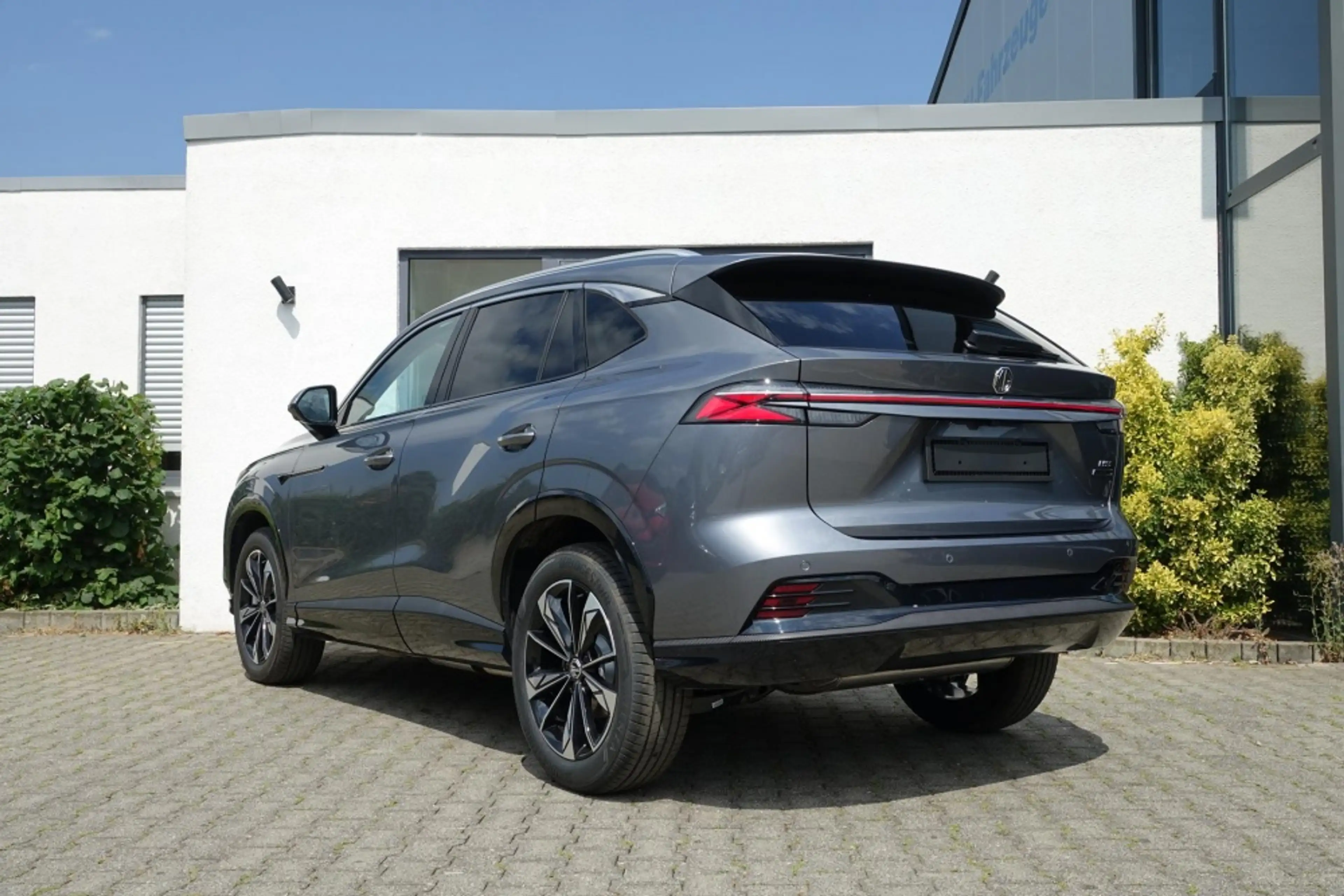 MG HS Hybrid+ Luxury 224PS +Anhängevorrichtung! — photo 3