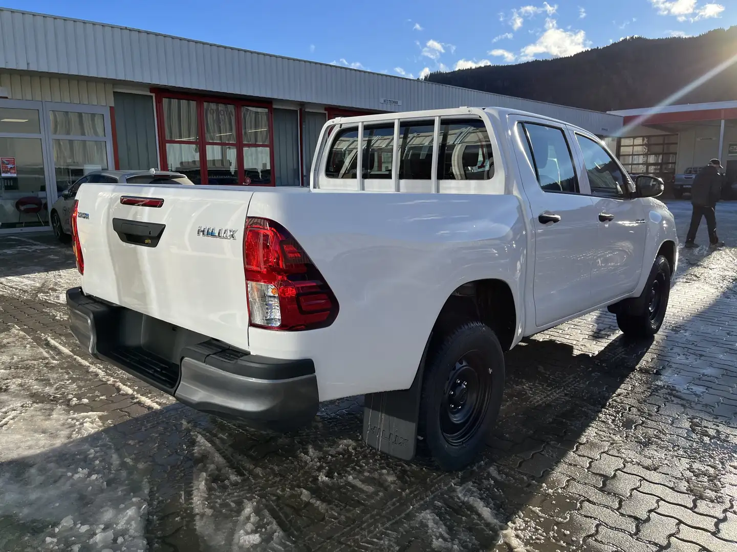Toyota Hilux 2,8D Double Cab Country 4x4 Blanc - 2