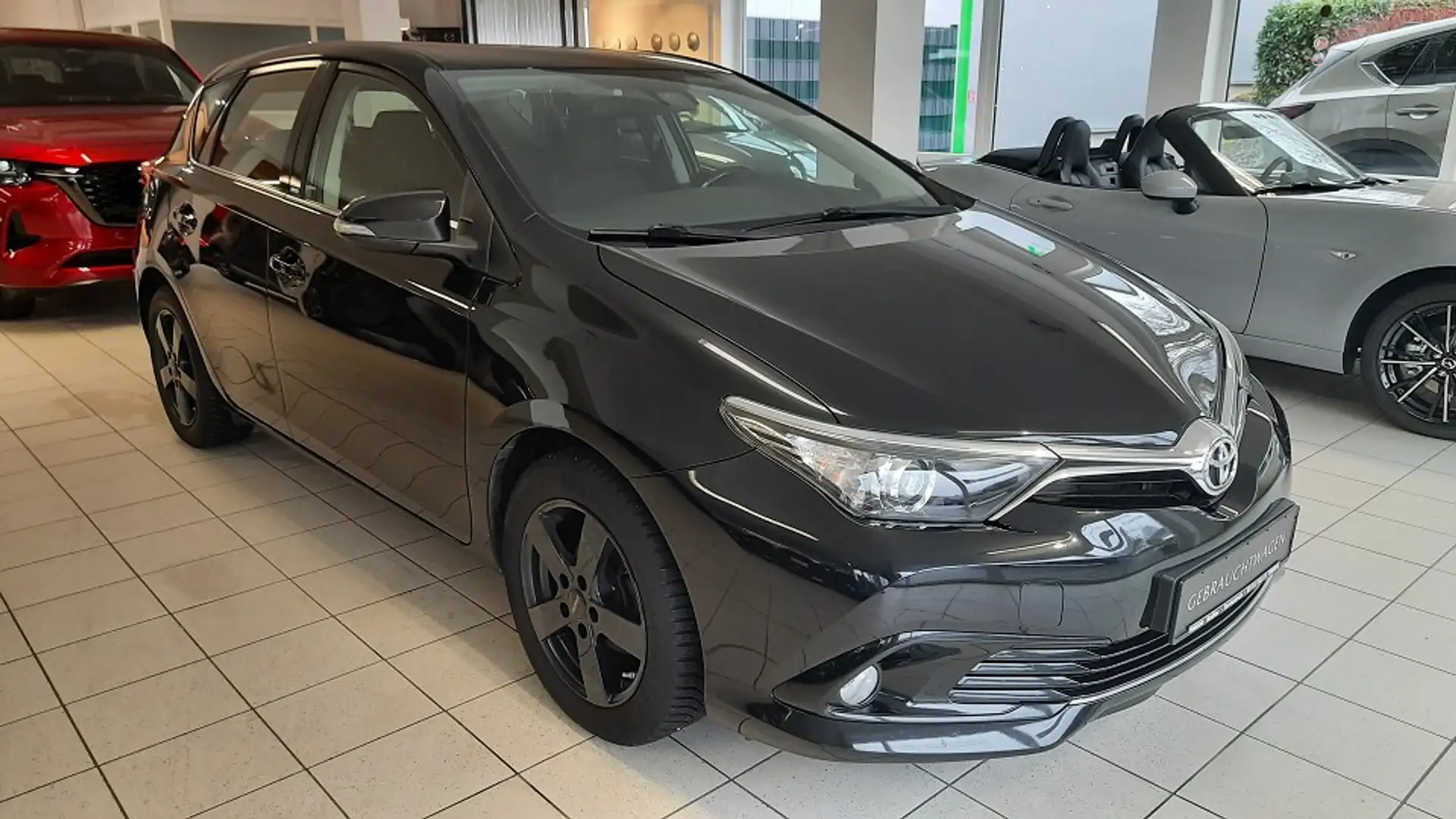 Toyota Auris 1.2 Turbo Edition-S Comfort-Plus Černá - 2