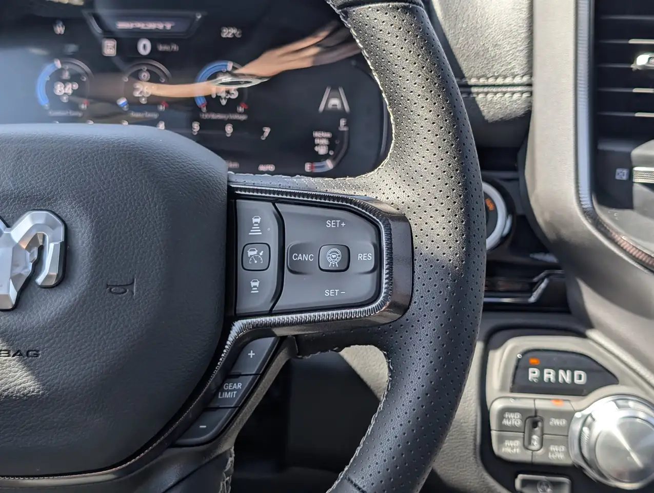 RAM 1500 снимка RAM 1500