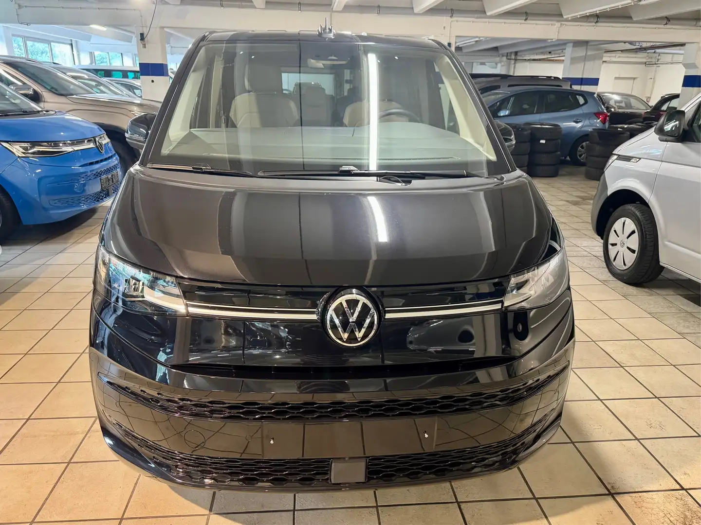 Volkswagen T7 Multivan 2.0 TDI Life 7-Sitzer DSG, Navi, Leder, LED, AHK Schwarz - 2