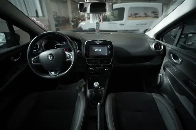Renault Clio view 10