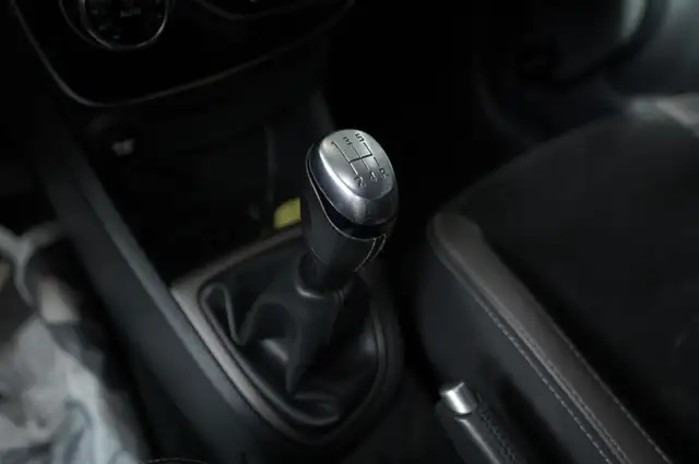 Renault Clio view 12