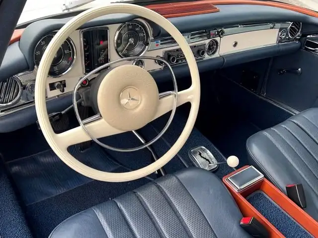 Mercedes-Benz 280 SL view 6