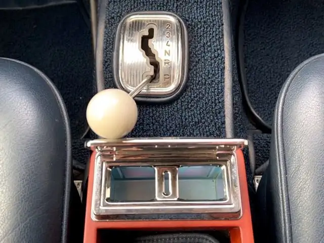 Mercedes-Benz 280 SL view 10