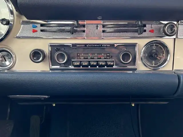 Mercedes-Benz 280 SL view 9