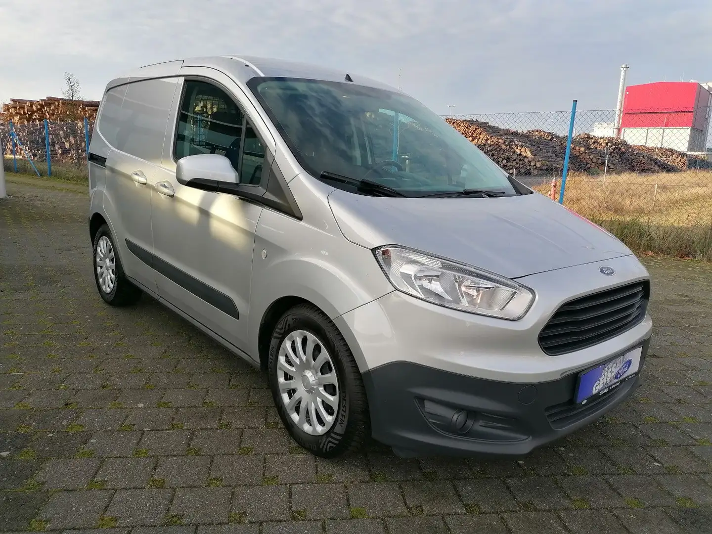 Ford Transit Courier Trend Silber - 2
