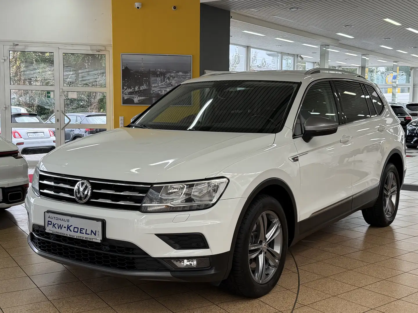 Volkswagen Tiguan Allspace 2.0 TDi 4M DSG 7-SiTZE*NAVi*PDC* Weiß - 1