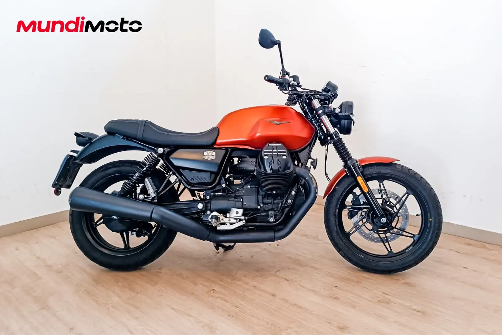 Moto Guzzi V7 Sport - 1