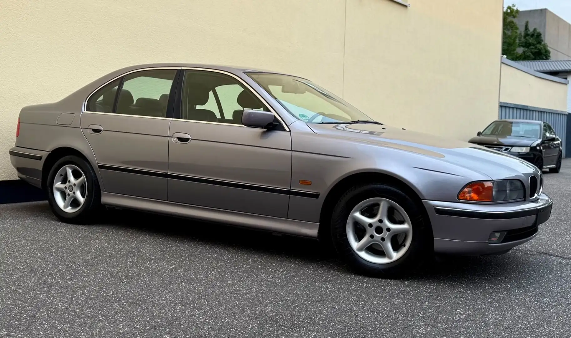 BMW 523 i LIM KLIMAAUTOM. LEDER PDC TÜV NEU AHK H-KEN Gris - 1