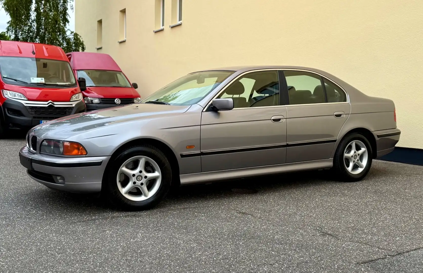 BMW 523 i LIM KLIMAAUTOM. LEDER PDC TÜV NEU AHK H-KEN Gris - 2