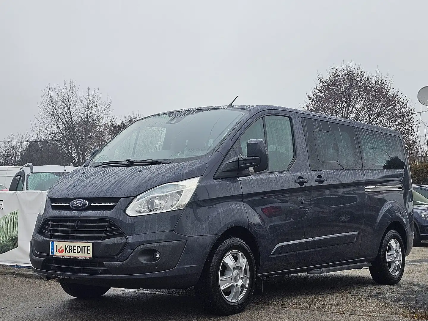 Ford Tourneo Custom L1H1 Titanium 2,2 TDCi BUS 1-Hand 9-Sitze Picke... Grau - 2