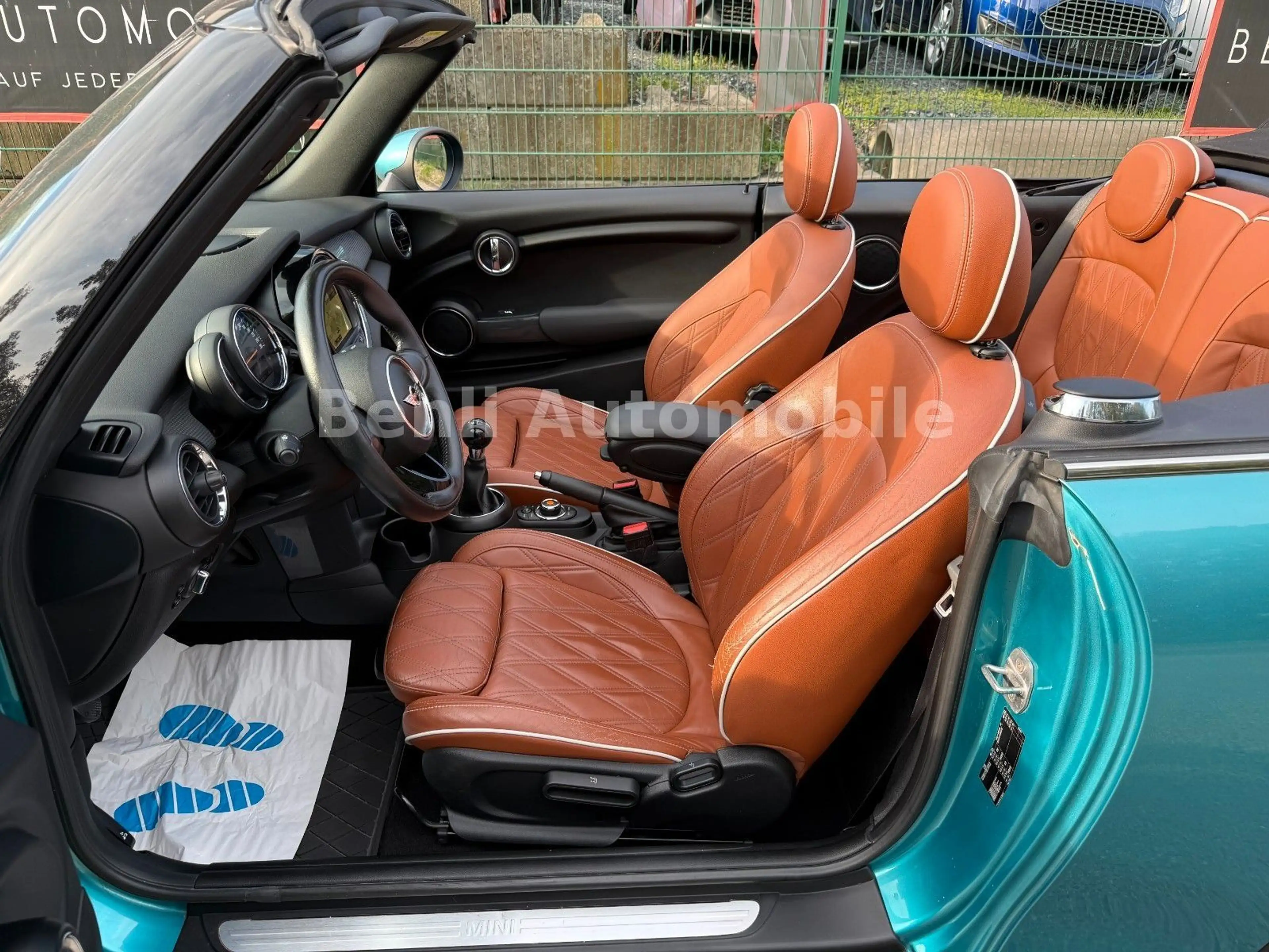 MINI Cooper Cabrio /LEDER/NAVI/LED/SHZ/SCHECKHFT/MULTI — photo 13