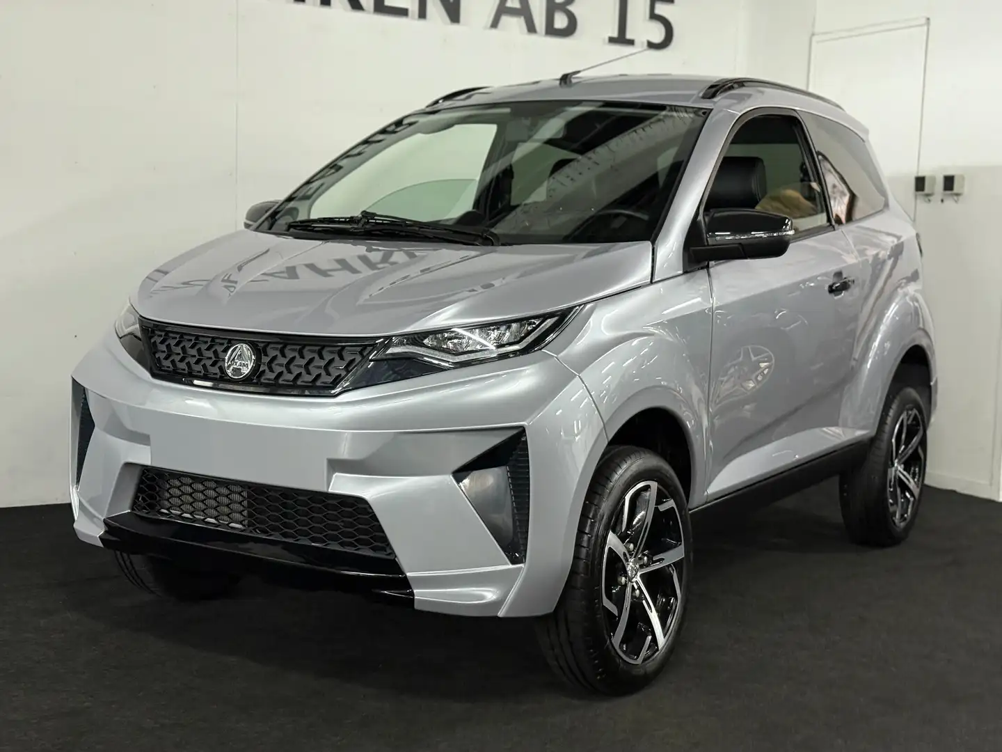 Aixam Crossover XXL, Carplay, Ambition, RFK, Kubota Inkl Lieferung Silber - 2