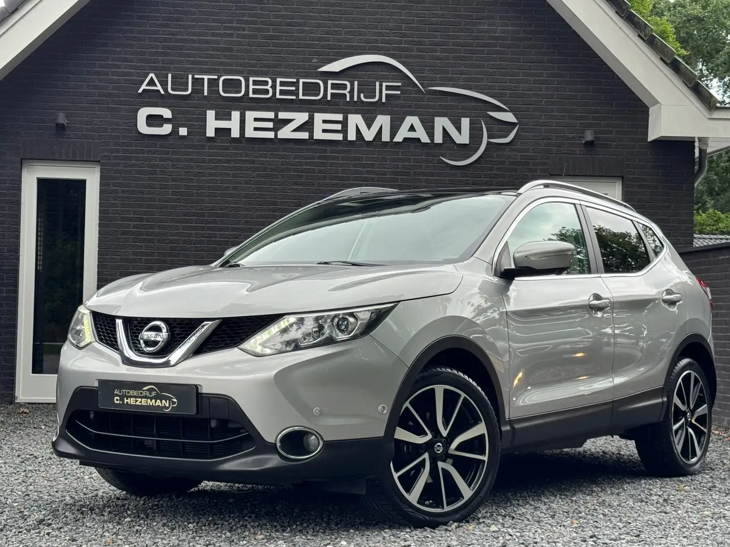 Nissan Qashqai 1.2 Connect Edition 1e eigenaar 360 Camera Panoram Grijs - 1