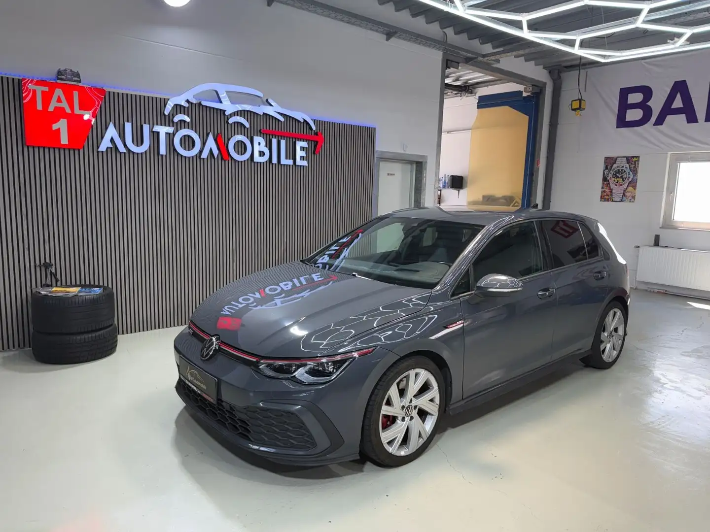Volkswagen Golf VIII Lim. GTI Headup HK Remus AHK KAM LED Grau - 1