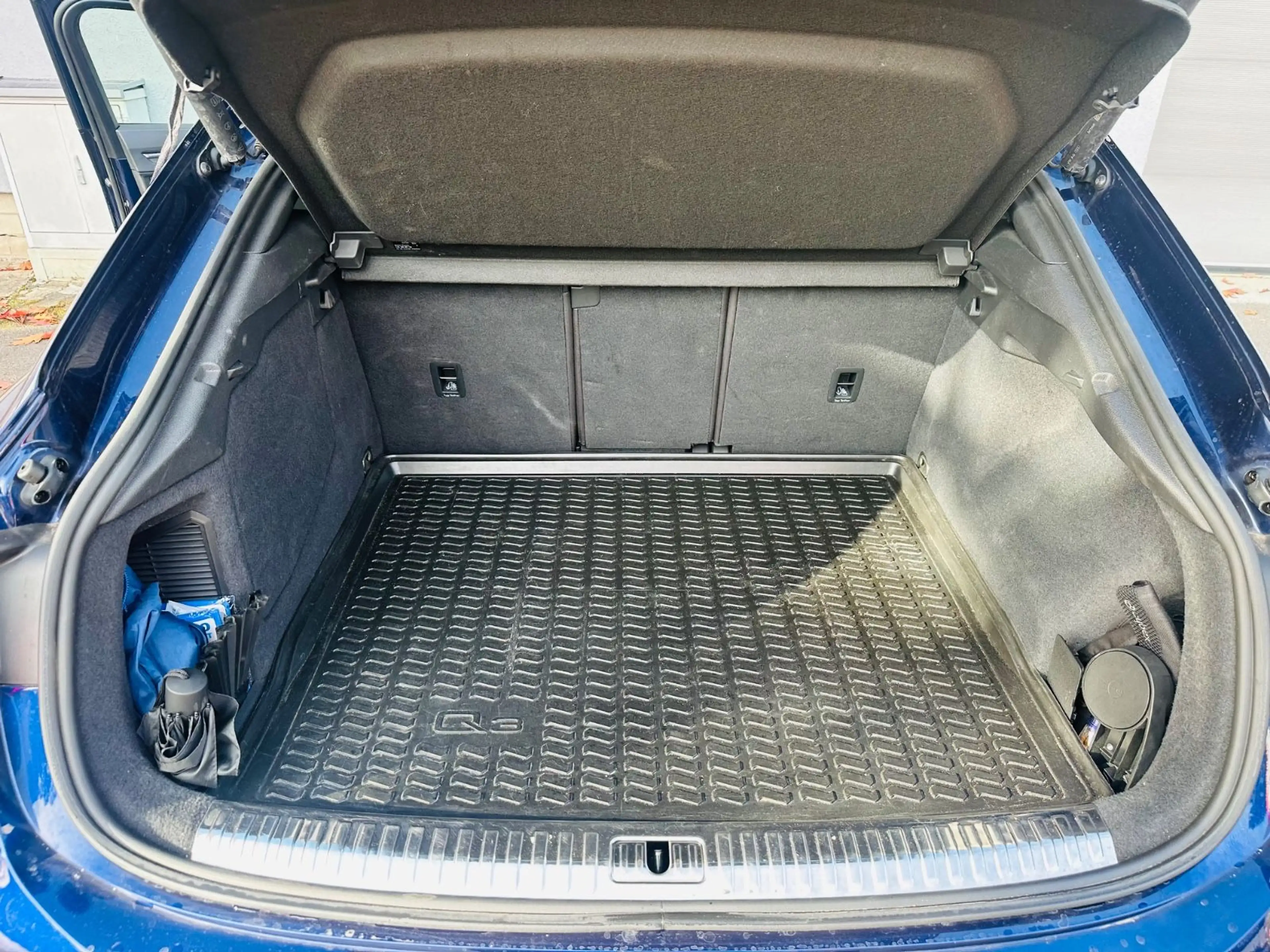 Audi Q3 Sportback 45 TFSI e S line — photo 7
