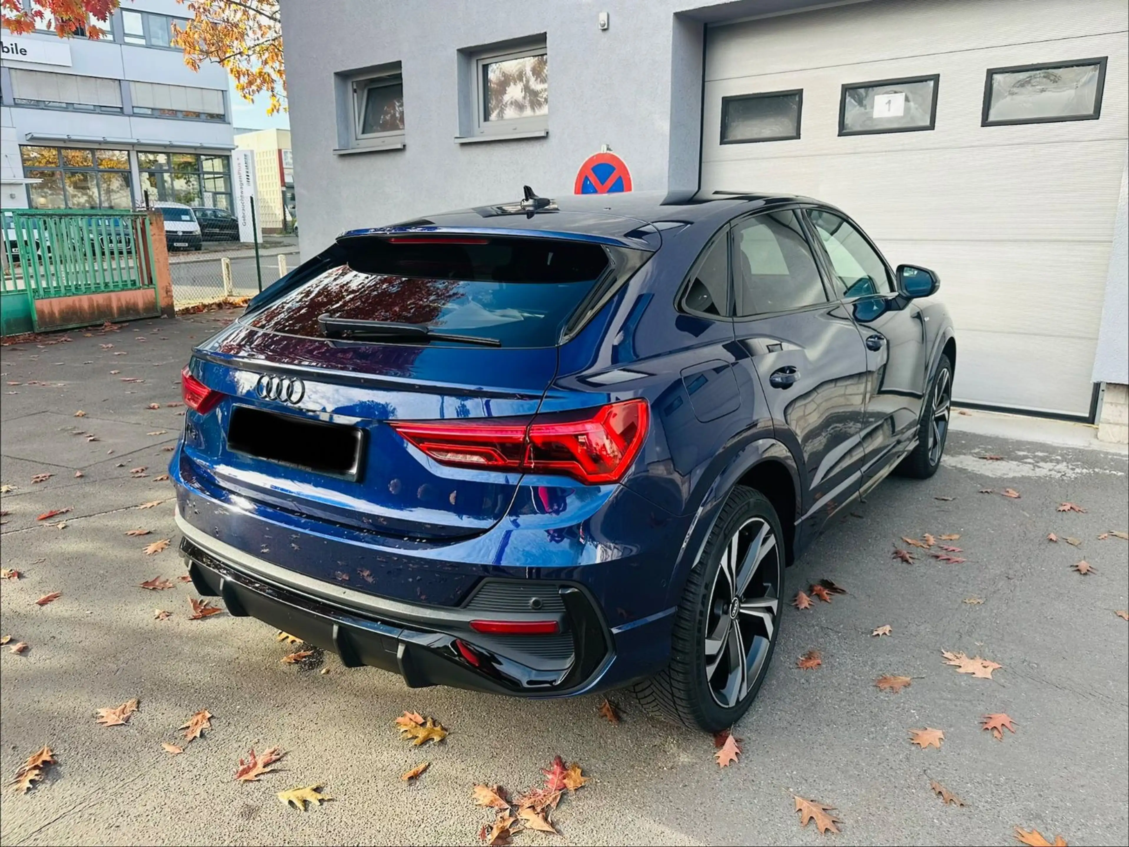 Audi Q3 Sportback 45 TFSI e S line — photo 4