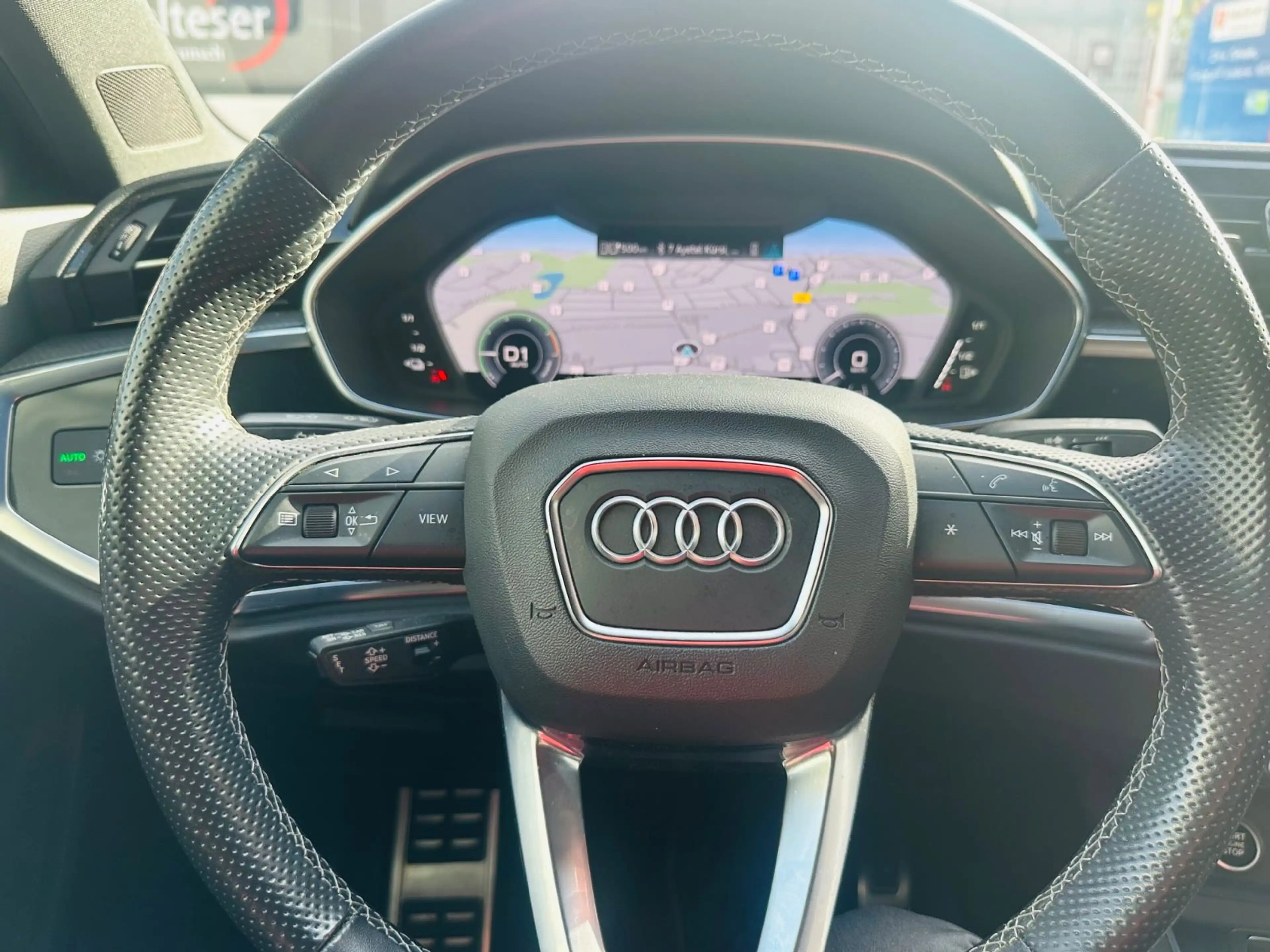 Audi Q3 Sportback 45 TFSI e S line — photo 12