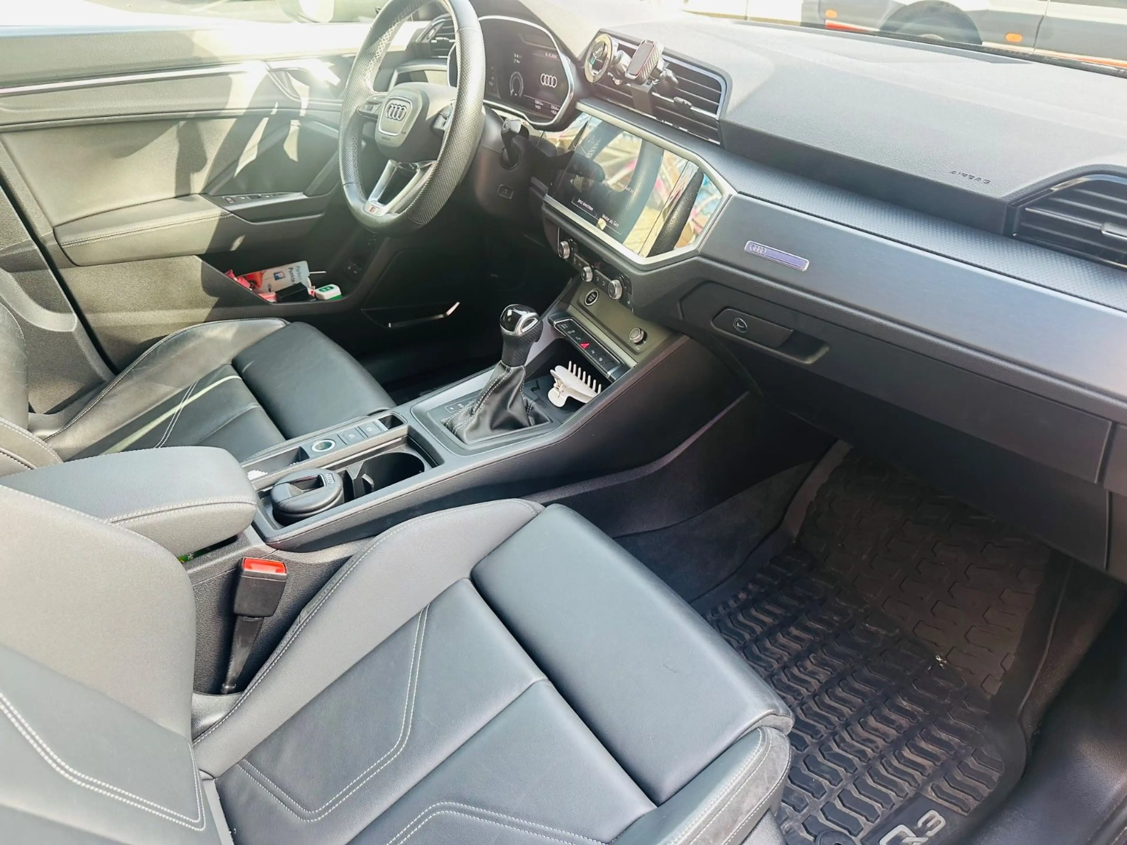 Audi Q3 Sportback 45 TFSI e S line — photo 10