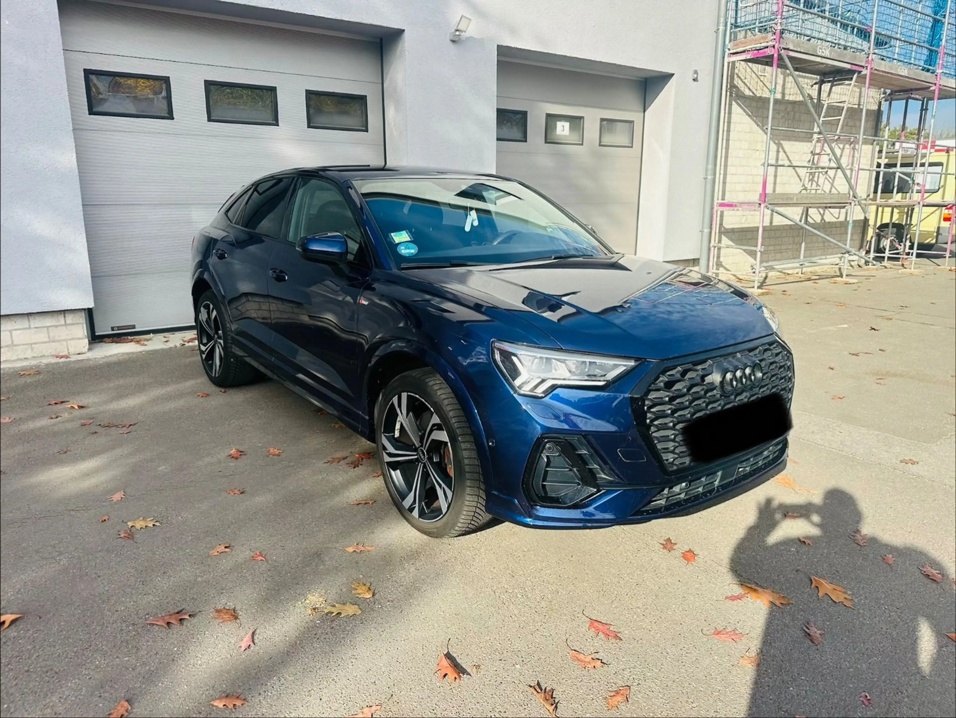 Audi Q3 Sportback 45 TFSI e S line — photo 3