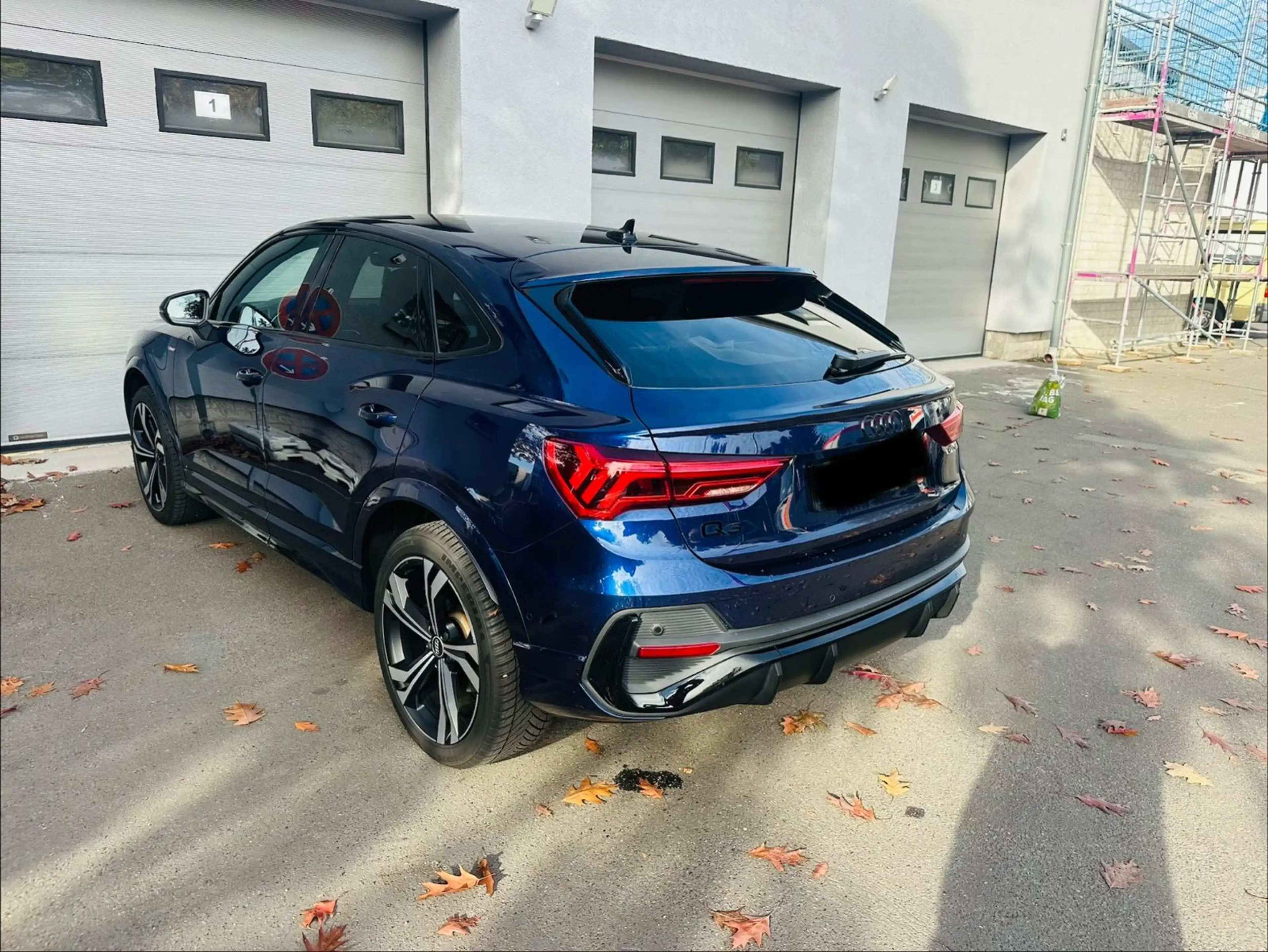 Audi Q3 Sportback 45 TFSI e S line — photo 6