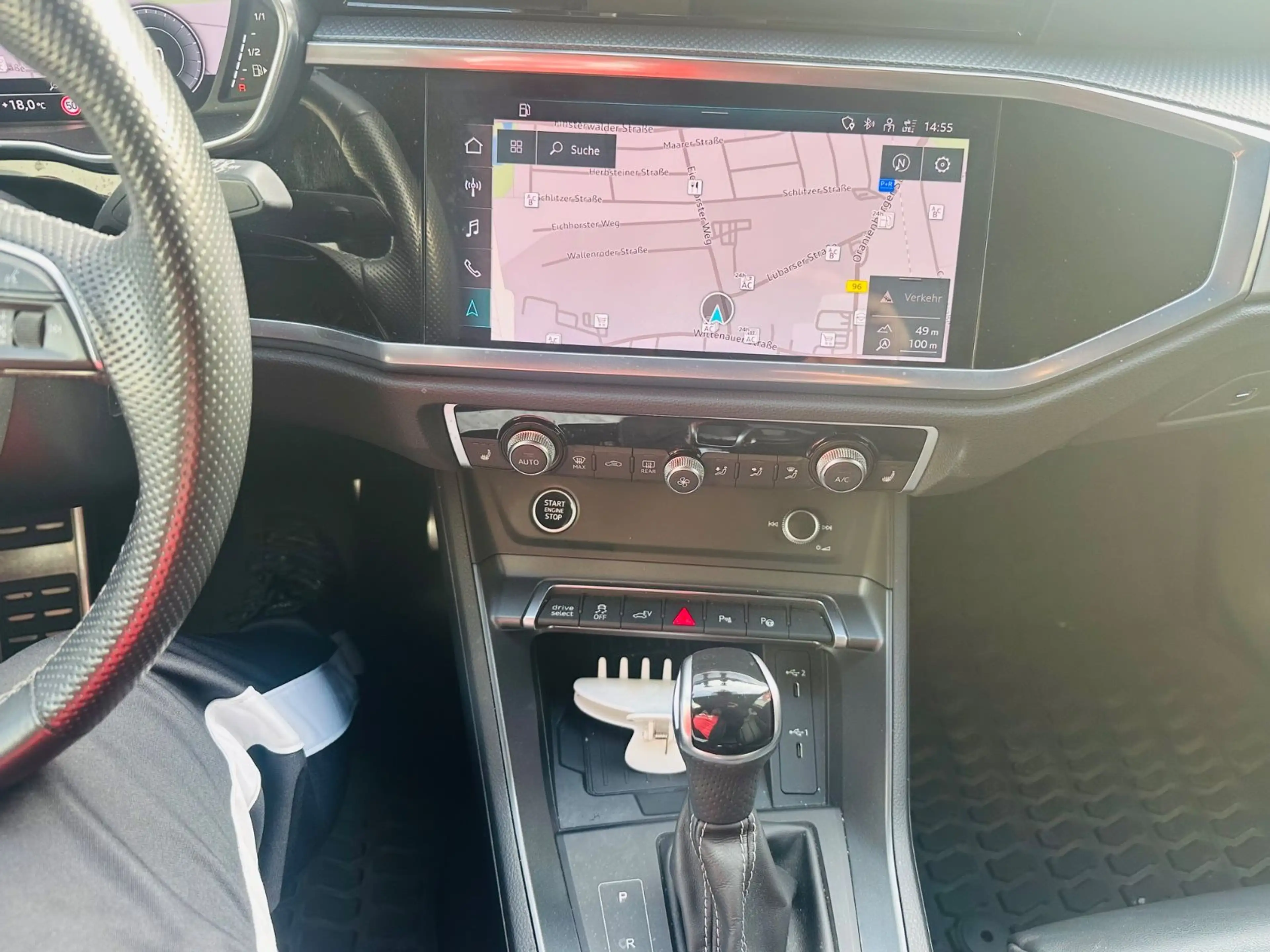 Audi Q3 Sportback 45 TFSI e S line — photo 13