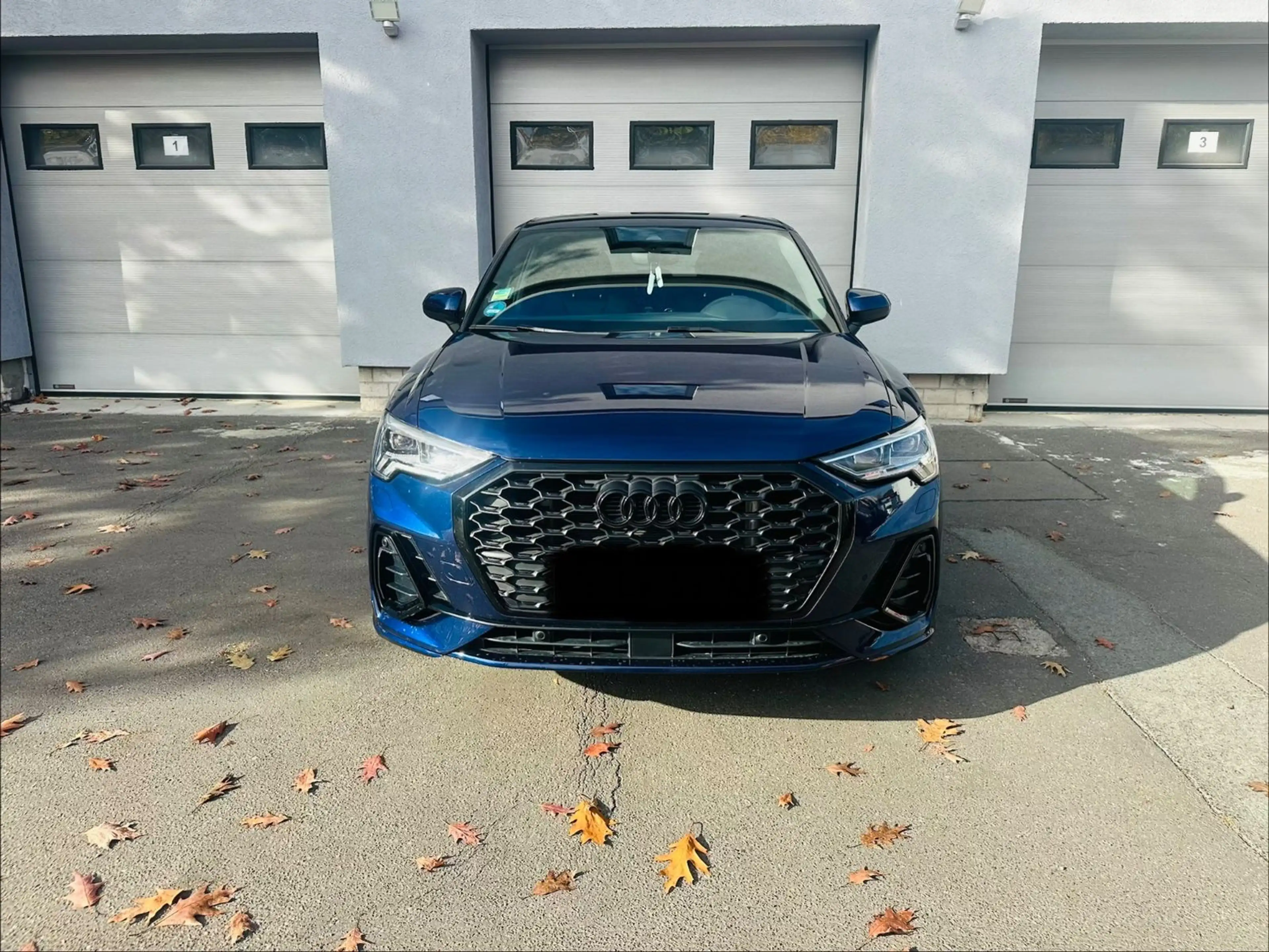 Audi Q3 Sportback 45 TFSI e S line — photo 2