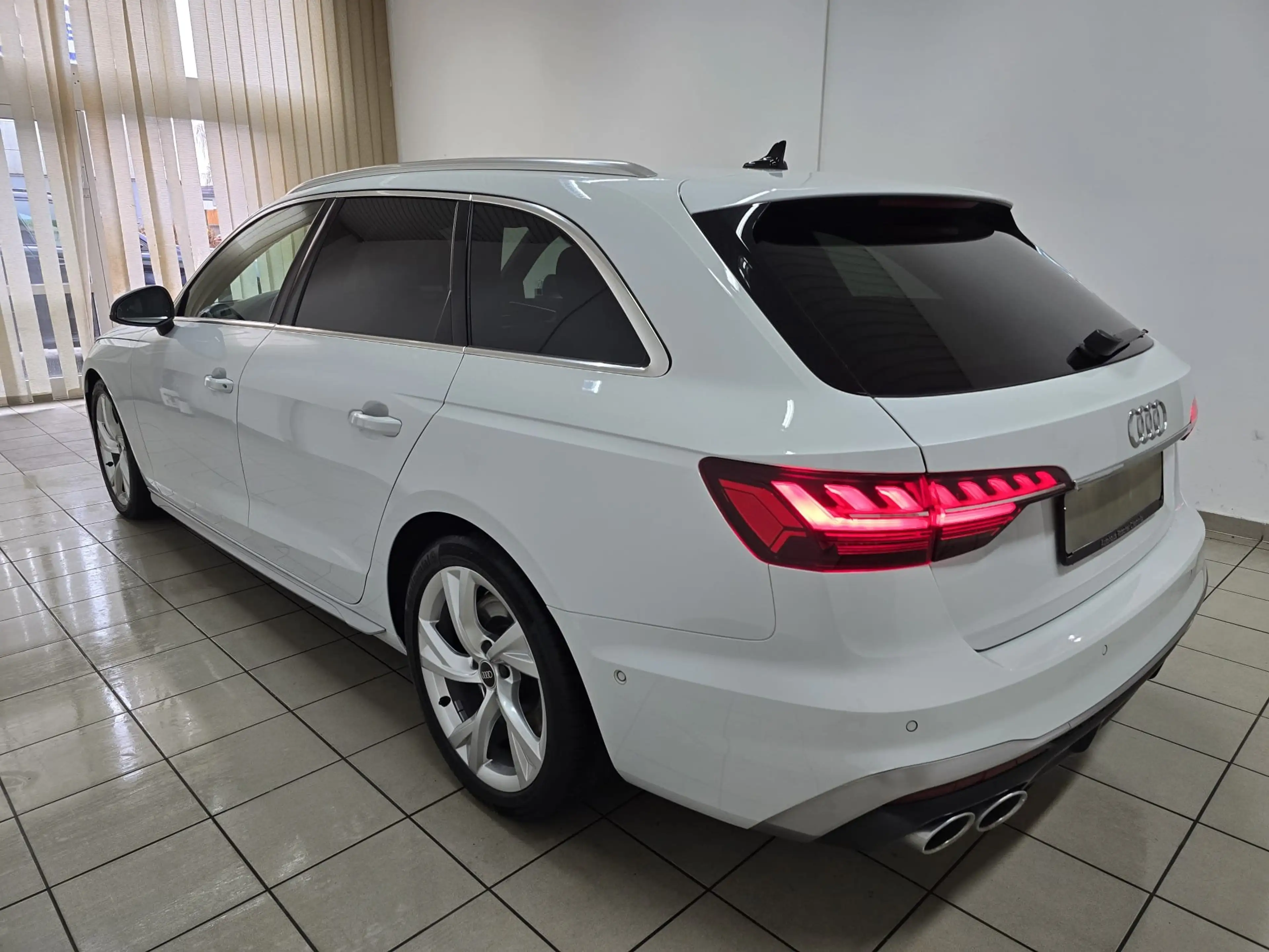 Audi S4 Avant 3.0 TDI qu. Matrix Virtual HUD 360° ACC — photo 2