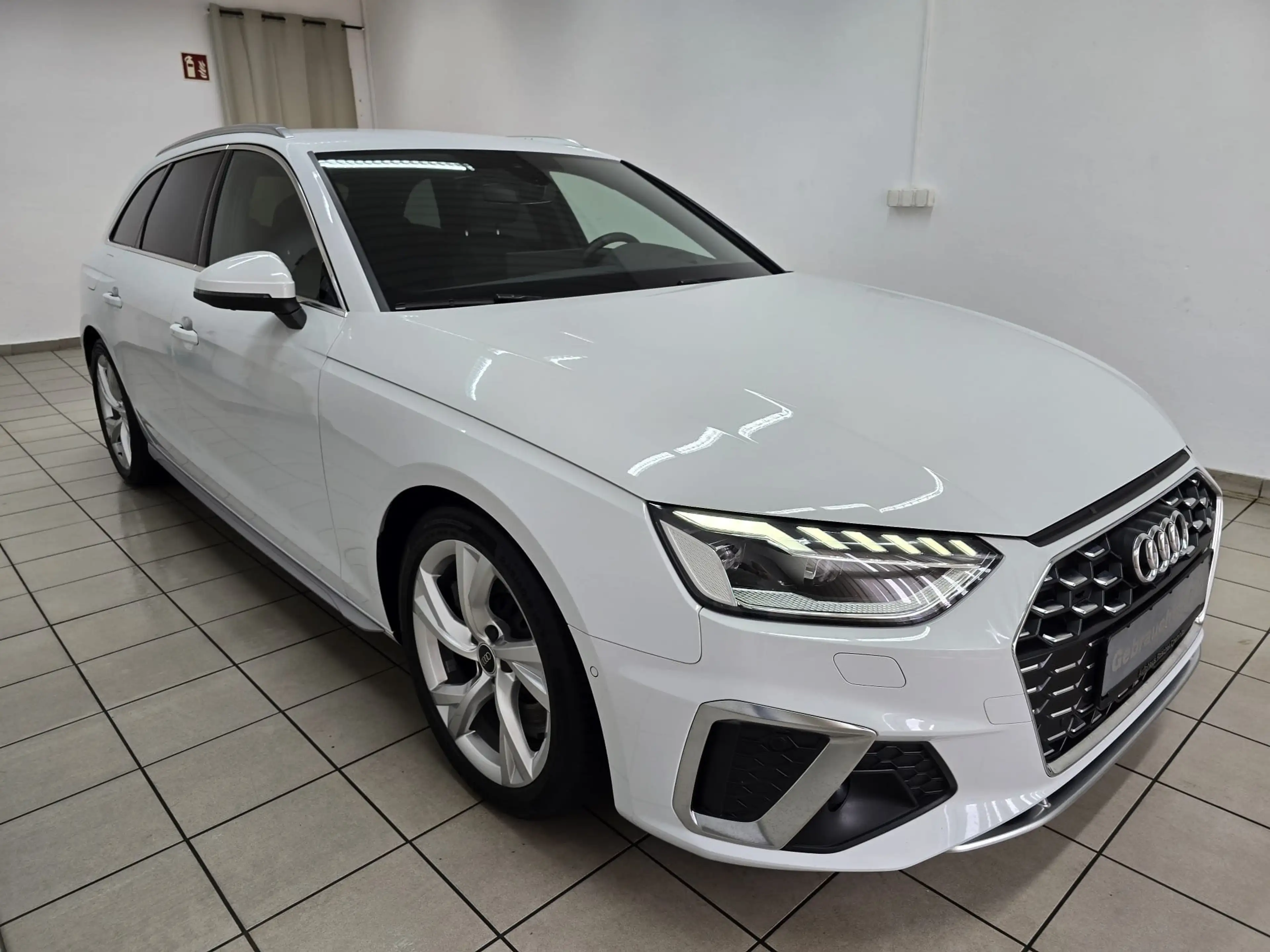 Audi S4 Avant 3.0 TDI qu. Matrix Virtual HUD 360° ACC — photo 4