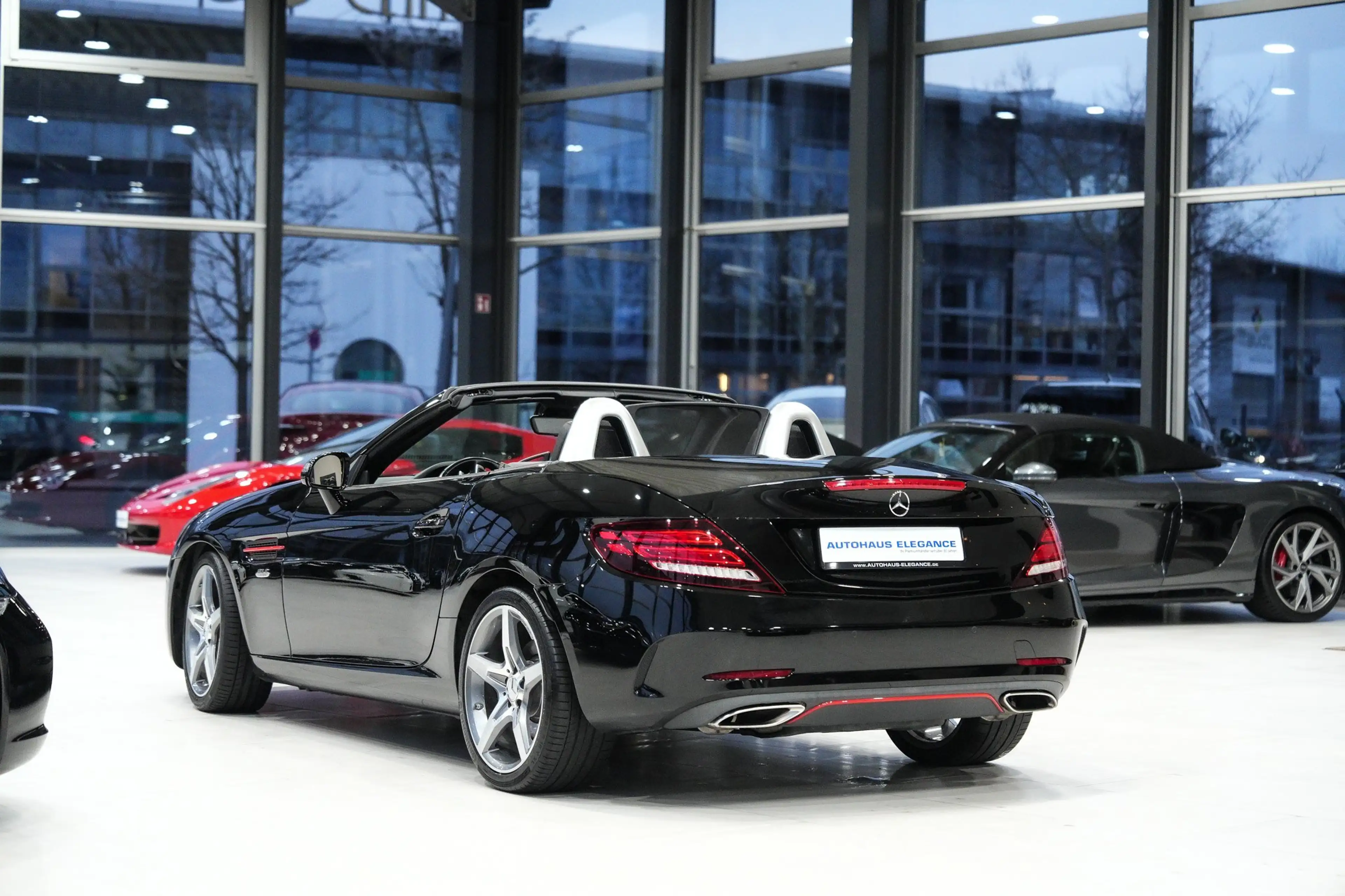 Mercedes-Benz SLC 250 d RedArt Edition*AMG-LINE*SPORTSITZE*LED — photo 4